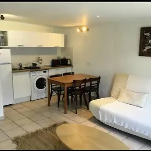 https://appartement-lumineux-avec-balcon-au-coeur-de.fr-paris.fr